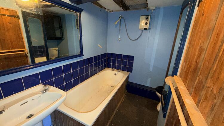 Lerry Mills, Talybont SY24 5ED