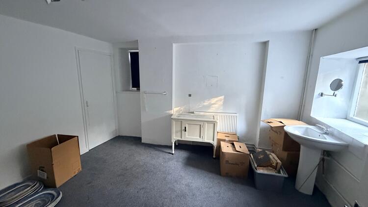 Lerry Mills, Talybont SY24 5ED