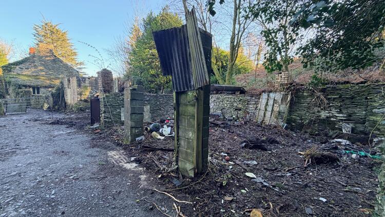 Lerry Mills, Talybont SY24 5ED