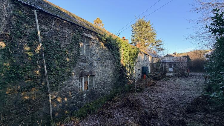 Lerry Mills, Talybont SY24 5ED