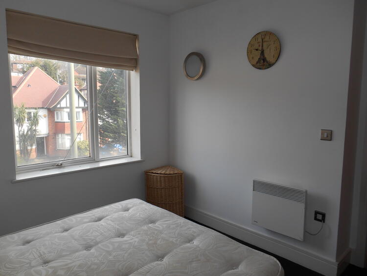 Flat 9, 759-763  Finchley Road, London NW11 8DL