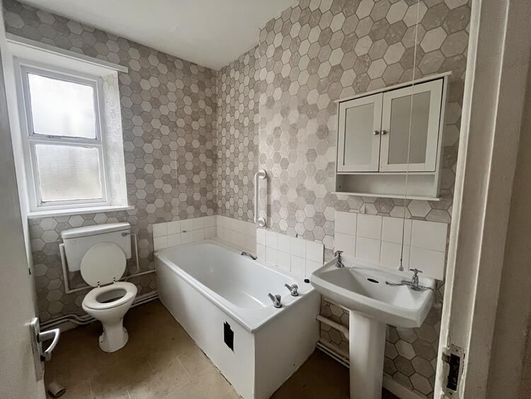 Flat 1, 27 Sussex Place, St. Werburghs, Bristol BS2 9QN