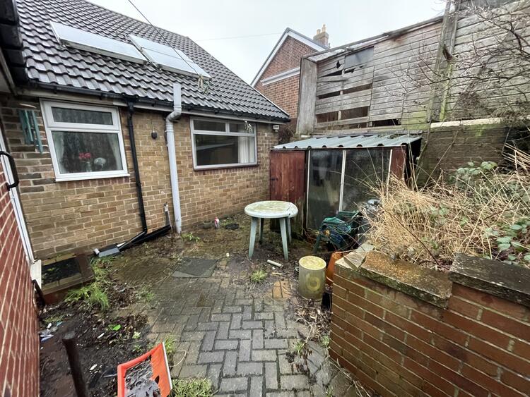 66 Bar Lane, Mapplewell, Barnsley S75 6DE