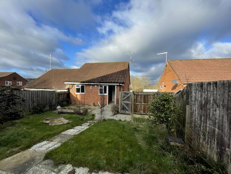 45 Heathfield Gardens, Robertsbridge TN32 5BD