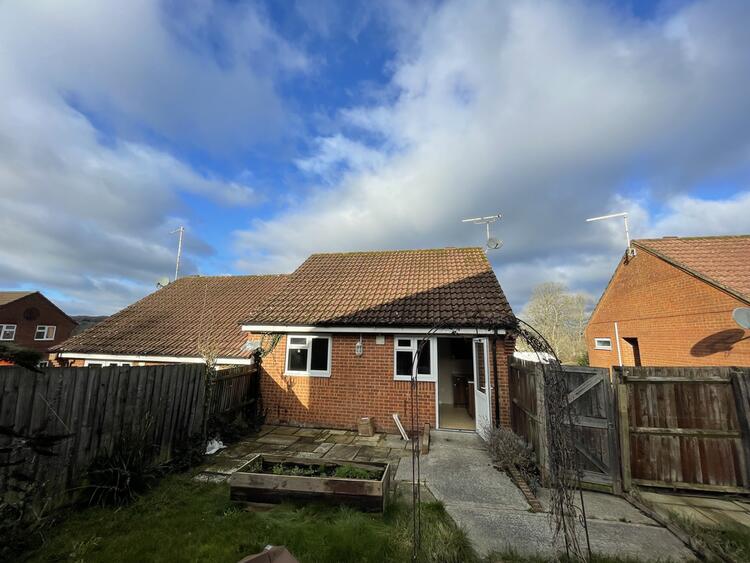 45 Heathfield Gardens, Robertsbridge TN32 5BD