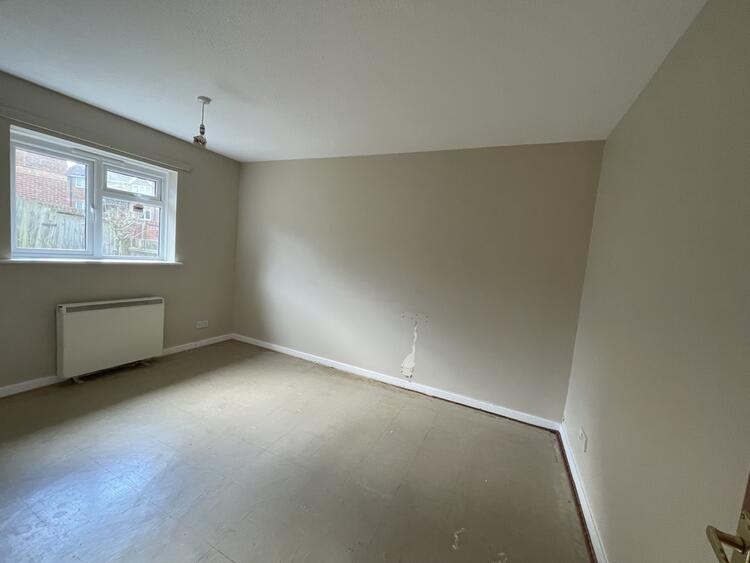 45 Heathfield Gardens, Robertsbridge TN32 5BD