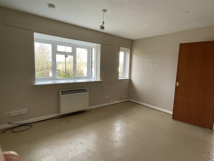45 Heathfield Gardens, Robertsbridge TN32 5BD