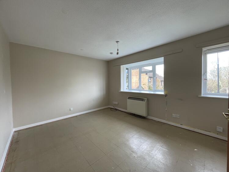 45 Heathfield Gardens, Robertsbridge TN32 5BD