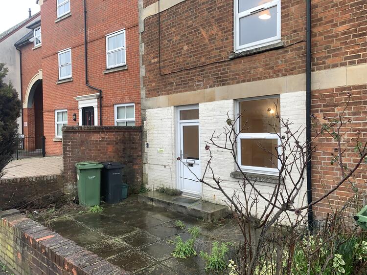 73 Vineyard, Abingdon OX14 3PG