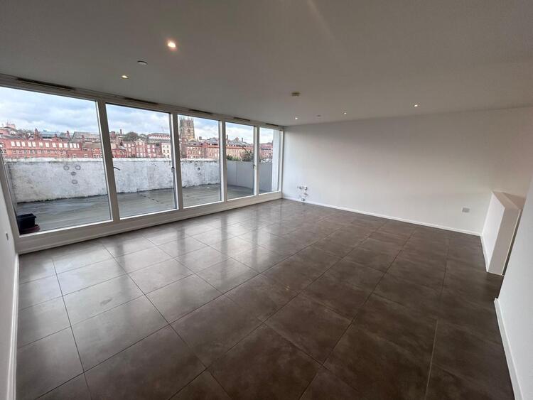 Apartment in Nottingham image 2