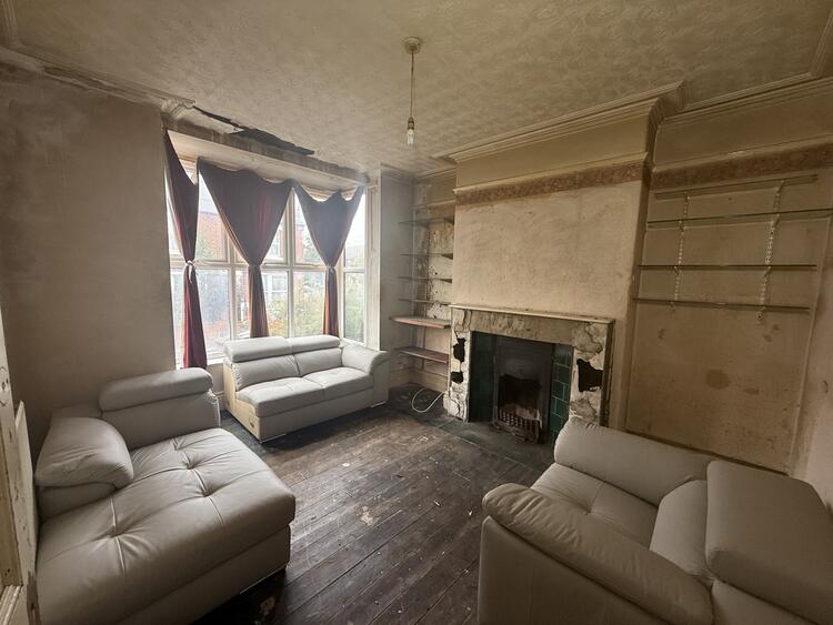 Terraced House in Sheffield image 5