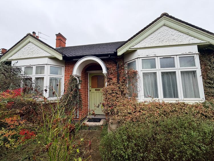 Detached Bungalow in Leicester