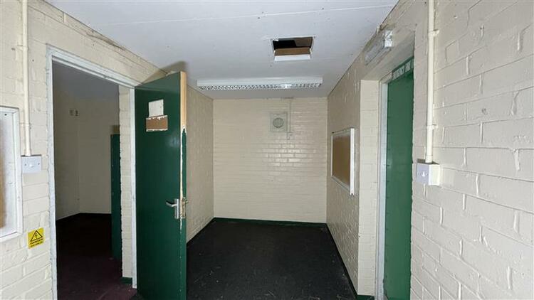 Commercial Property in Stoke-On-Trent image 3