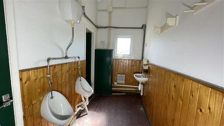 Commercial Property in Stoke-On-Trent image 4