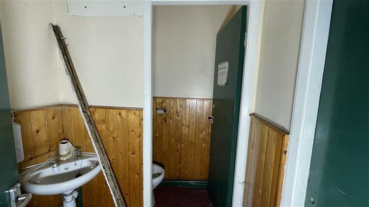 Commercial Property in Stoke-On-Trent image 5