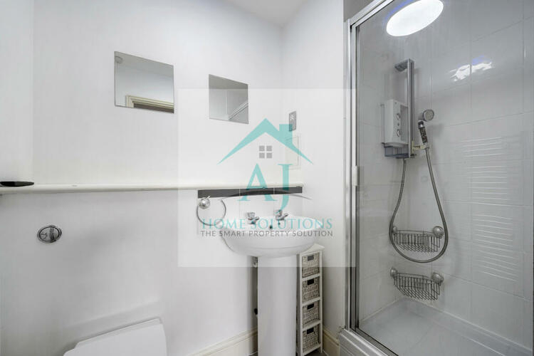 28 Quartz Terrace, Rayners Lane, Harrow HA2 0BT