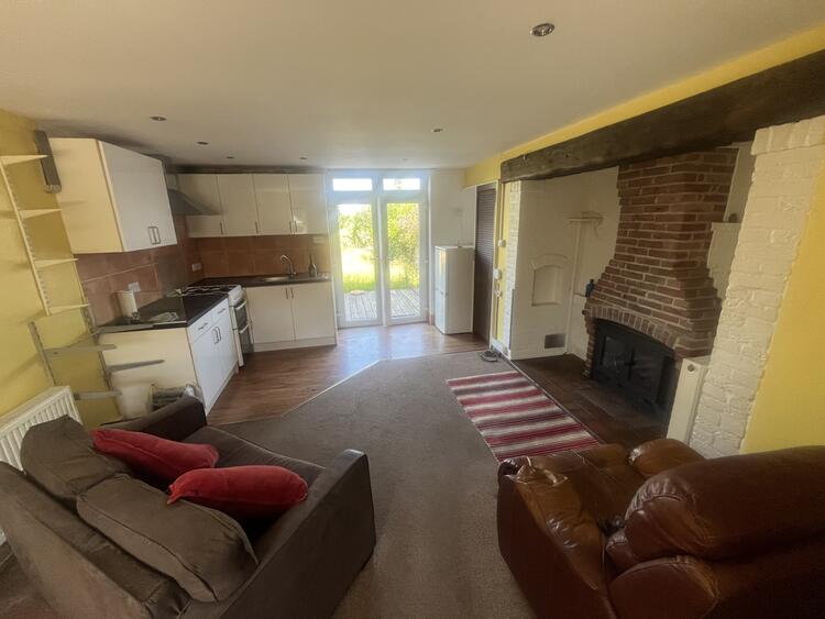 Semi-detached House in Loughborough image 5