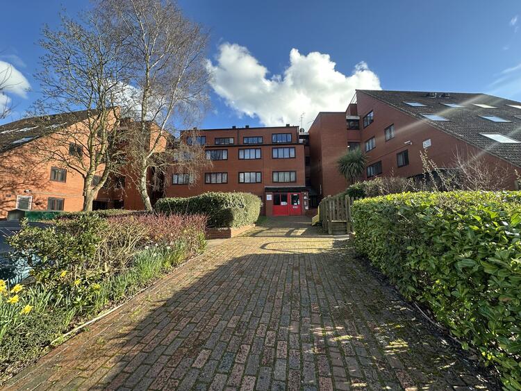 Flat 30, Quartercroft, Pyramid Close, Northampton, Northamptonshire NN3 8DP