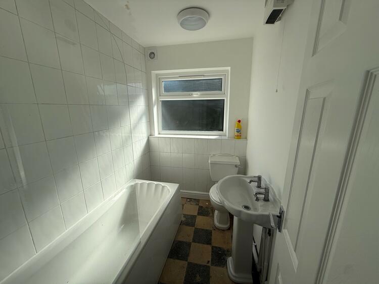 116 Calais Road, Burton-On-Trent, Staffordshire DE13 0UL