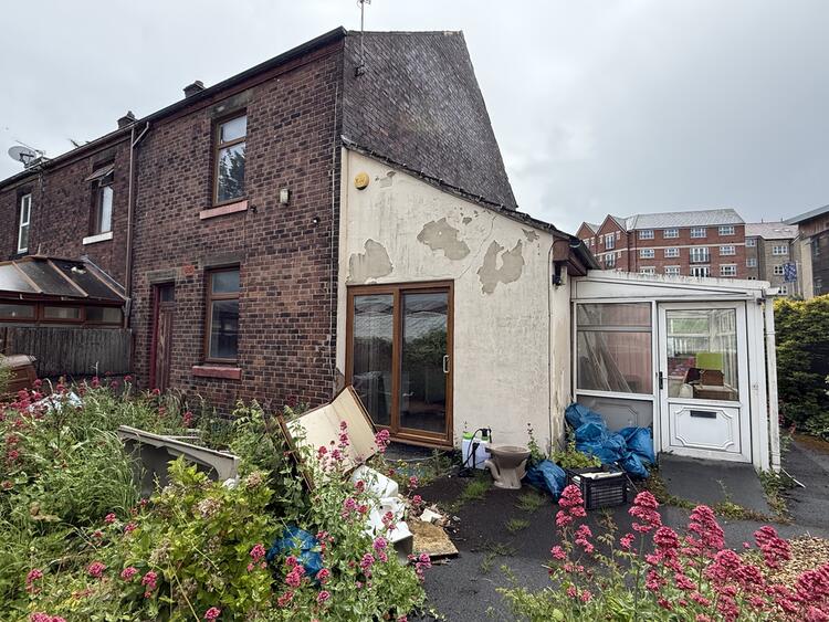 12 Bessemer Terrace, Stocksbridge, Sheffield, South Yorkshire S36 1AJ