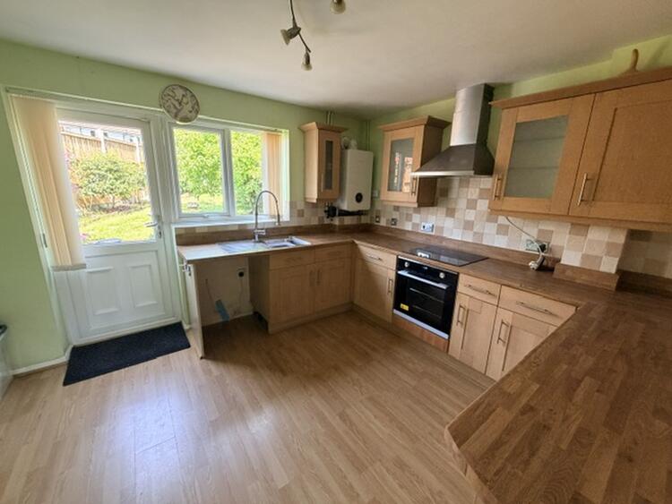 Semi-detached House in Birmingham image 3