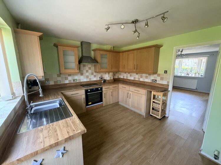 Semi-detached House in Birmingham image 5
