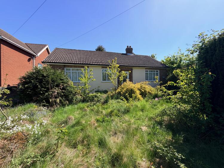 Detached Bungalow in Swadlincote