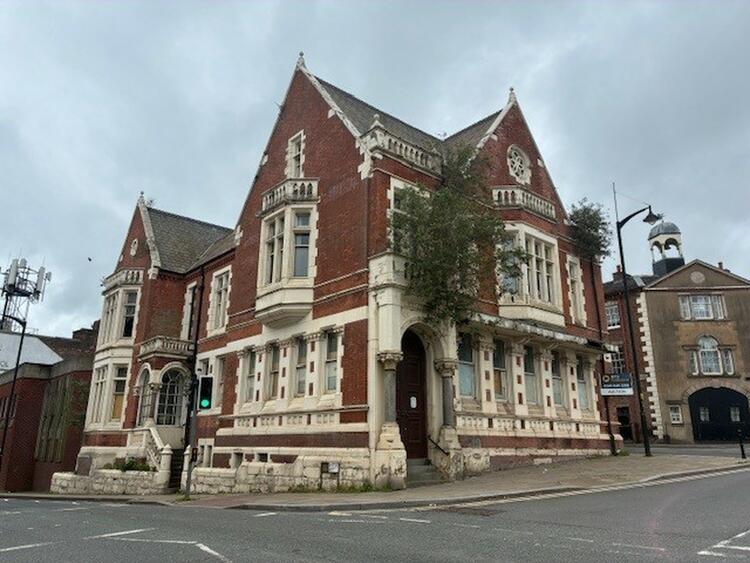 Commercial Property in Stoke-On-Trent image 4