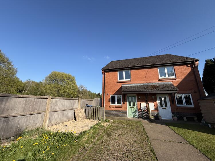 Semi-detached House in Ashbourne