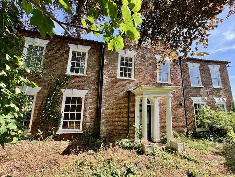 Rose Villa, 3 East Street, Alford, Lincolnshire LN13 9EQ