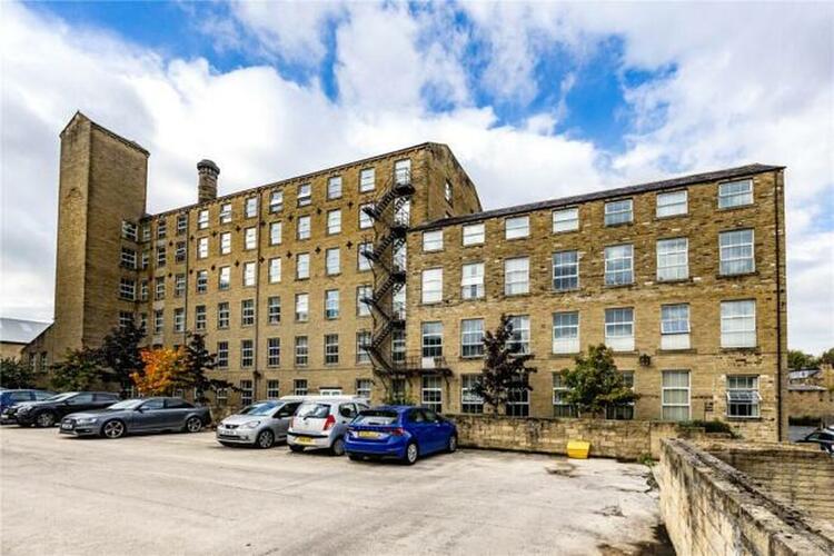 Block of Apartments in Elland image 2