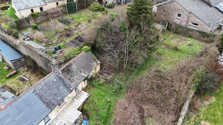 Semi-detached House in Newton Abbot image 2