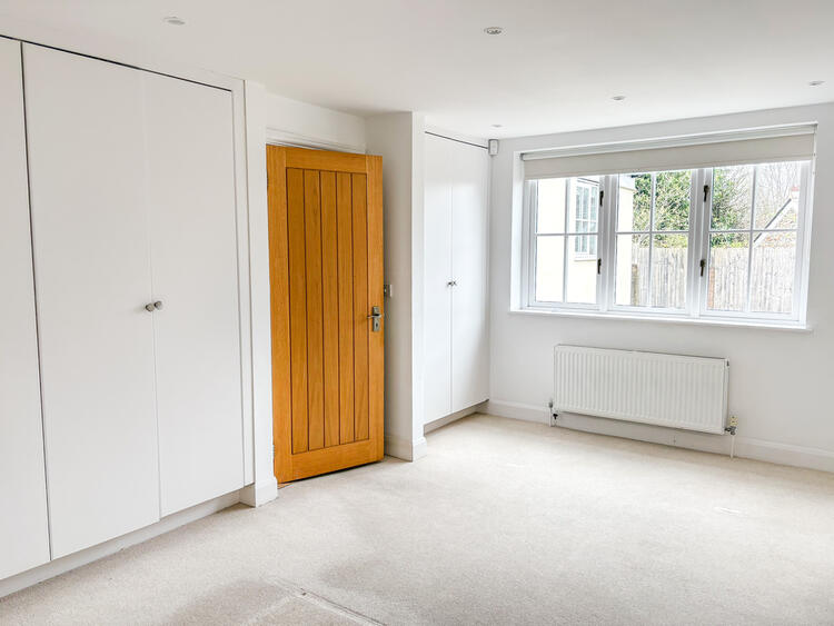 Cottage in Sevenoaks image 5