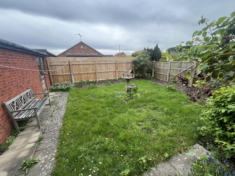 14 Juniper Gardens, Bingham, Nottingham, Nottinghamshire NG13 8UA