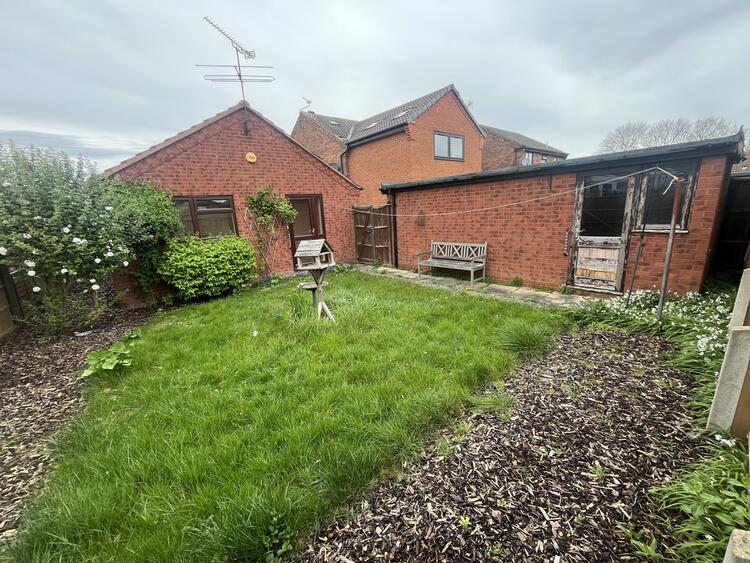 14 Juniper Gardens, Bingham, Nottingham, Nottinghamshire NG13 8UA