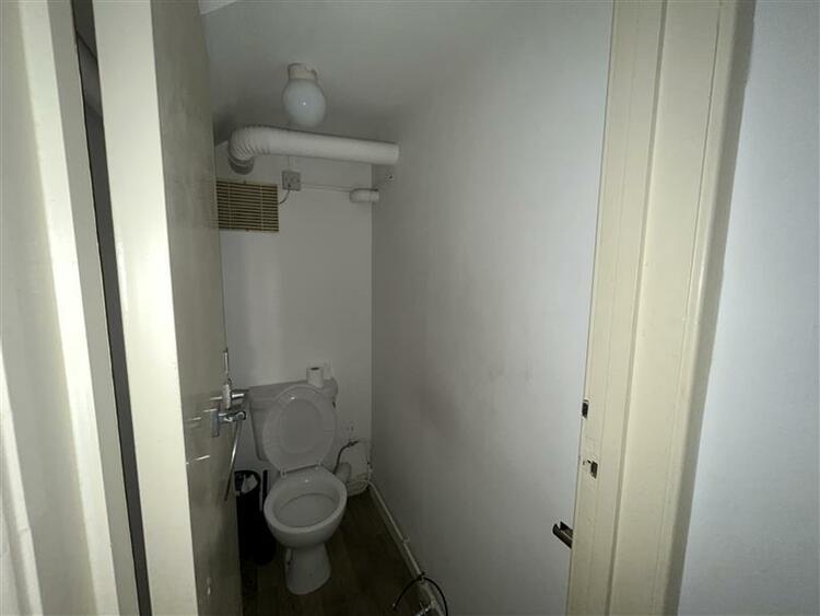 19 Market Place, Huddersfield, West Yorkshire HD1 2AA