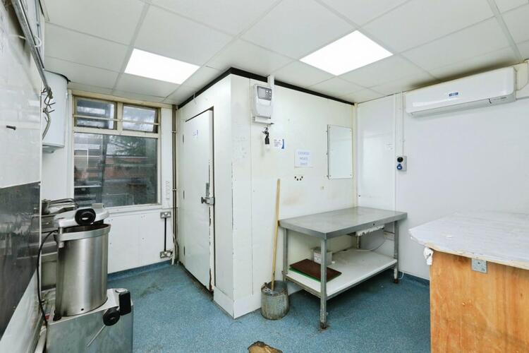 Commercial Property in Sheffield image 5