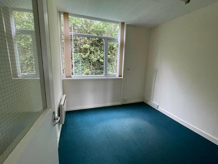 Commercial Property in Nantwich image 5