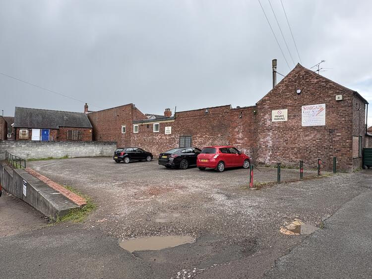 Commercial Property in Alfreton image 2