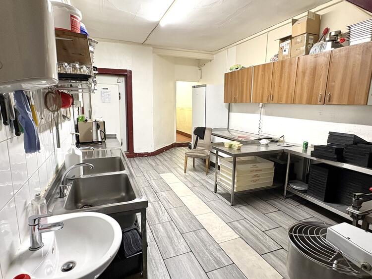 Commercial Property in Alfreton image 5
