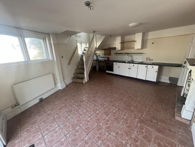 81 Stretton Road, Leicester, Leicestershire LE3 6BL