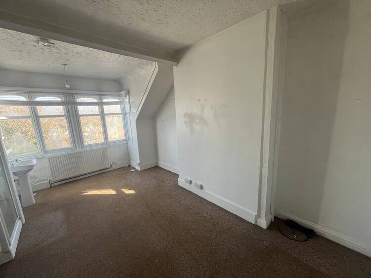 81 Stretton Road, Leicester, Leicestershire LE3 6BL