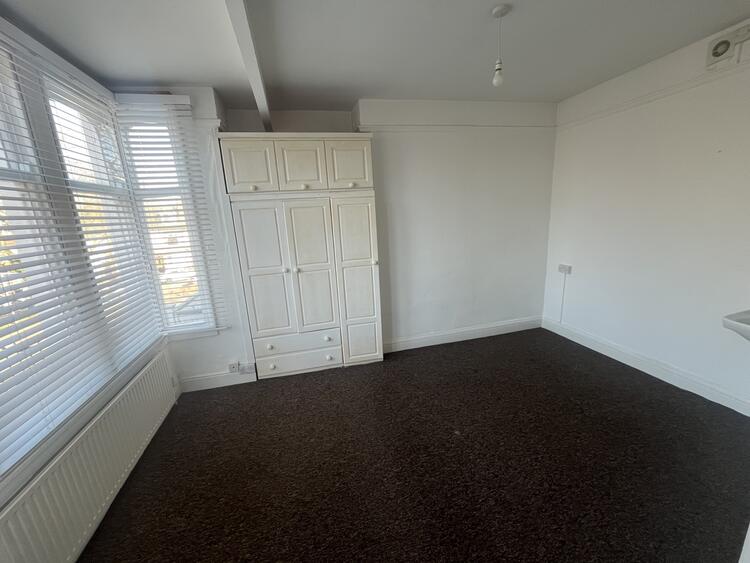 81 Stretton Road, Leicester, Leicestershire LE3 6BL