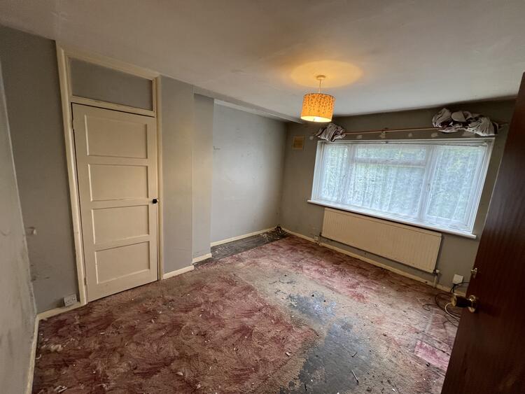Semi-detached House in High Wycombe image 4