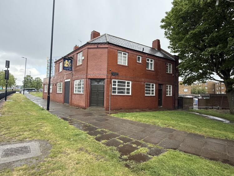 Former Pub Premises, 135 Cleveland Street, Doncaster, South Yorkshire DN1 3AR