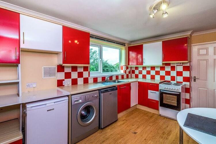 4 Moorfield Close, Ravenfield, Rotherham, South Yorkshire S65 4QW