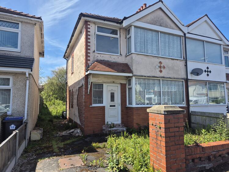 Semi-detached House in Thornton-Cleveleys image 2