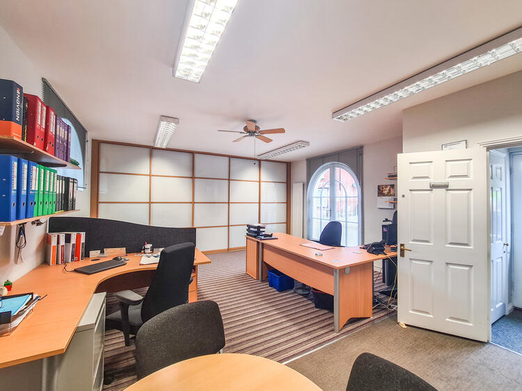 Office in Chertsey image 4