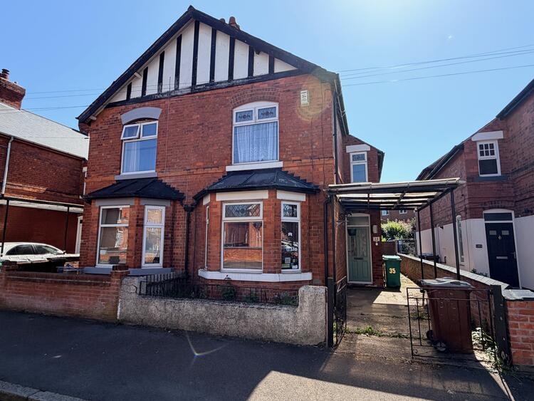 Semi-detached House in Nottingham