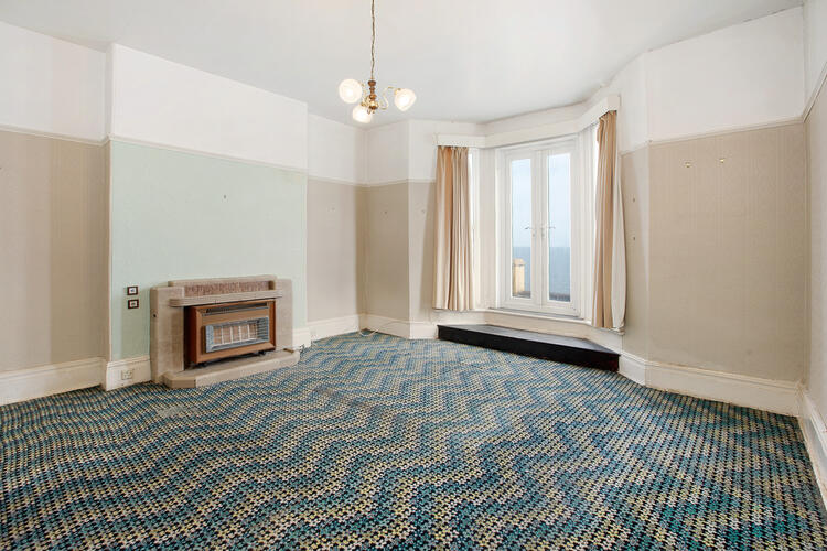 Terraced House in Dawlish image 4
